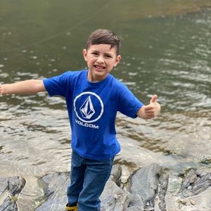 Meet your Posher, Lorina